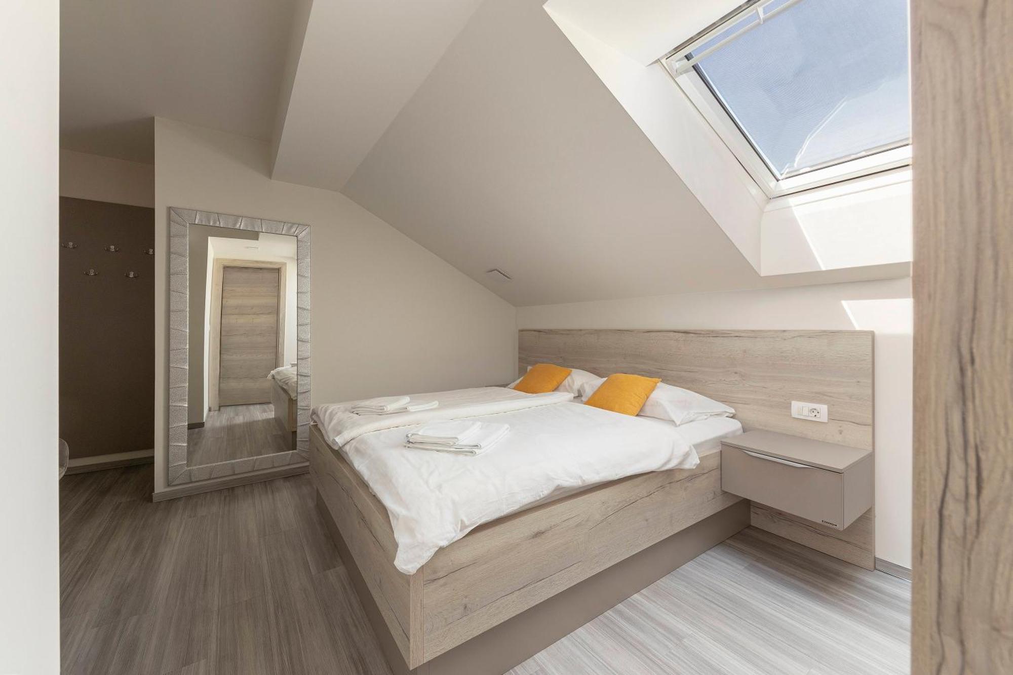 Rooms S Center Slovenske Konjice Exterior foto