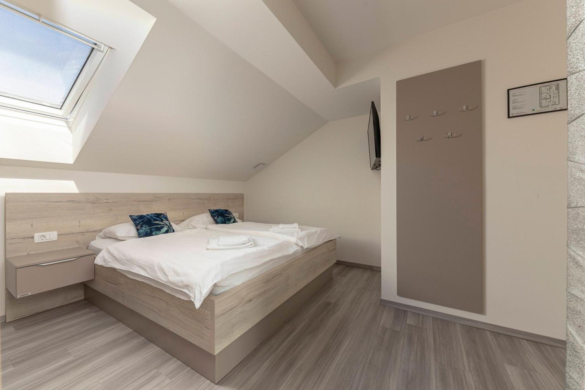 Rooms S Center Slovenske Konjice Exterior foto